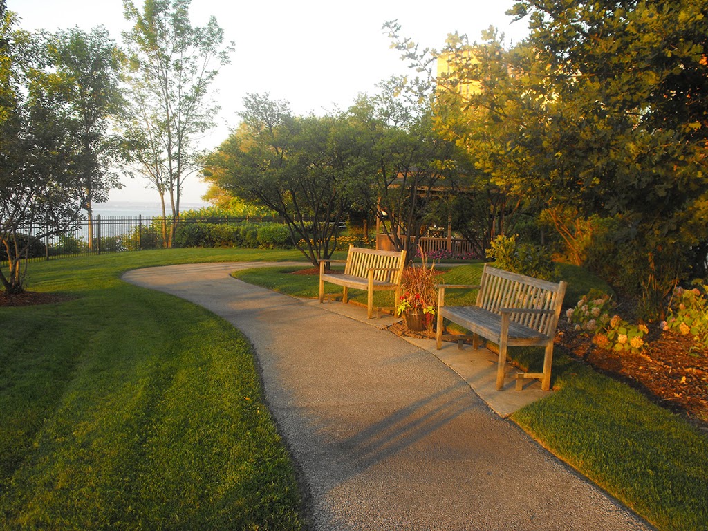 Chartwell Lakeshore Retirement Residence | 5314 Lakeshore Rd, Burlington, ON L7L 6L8, Canada | Phone: (289) 635-3172