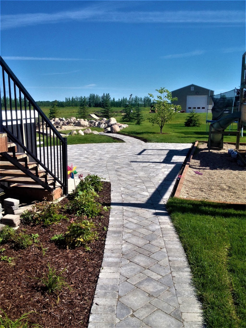 Dewitt Landscapes | 15 Robin Rd, Lorette, MB R5K 0Z9, Canada | Phone: (204) 791-4391