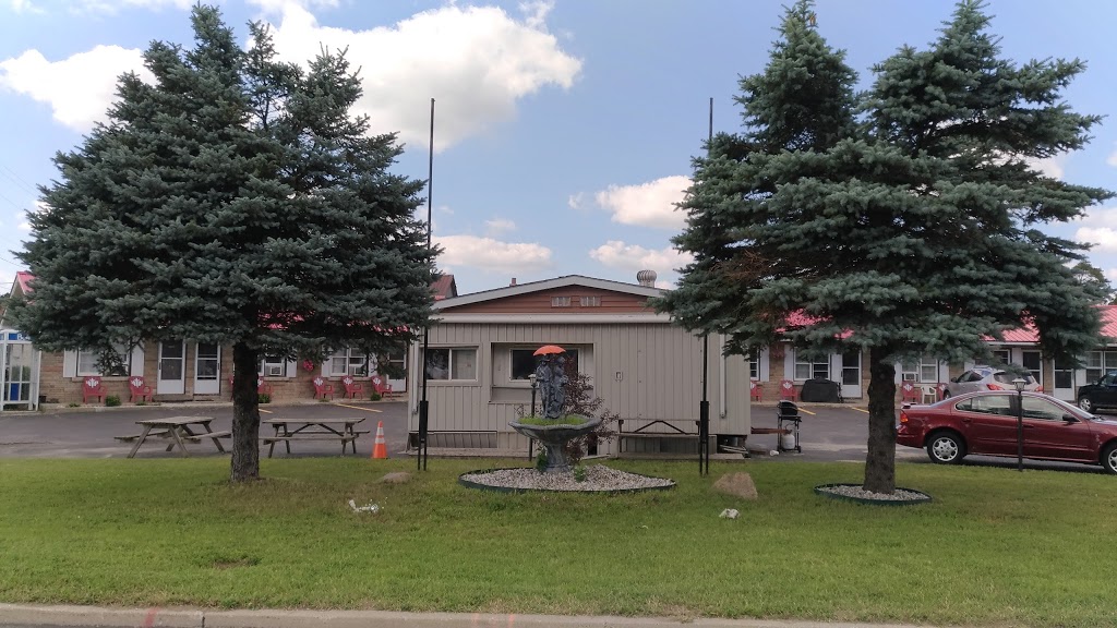 Maple Leaf Motel | 381 Talbot Rd, Delhi, ON N4B 2A1, Canada | Phone: (226) 786-0186