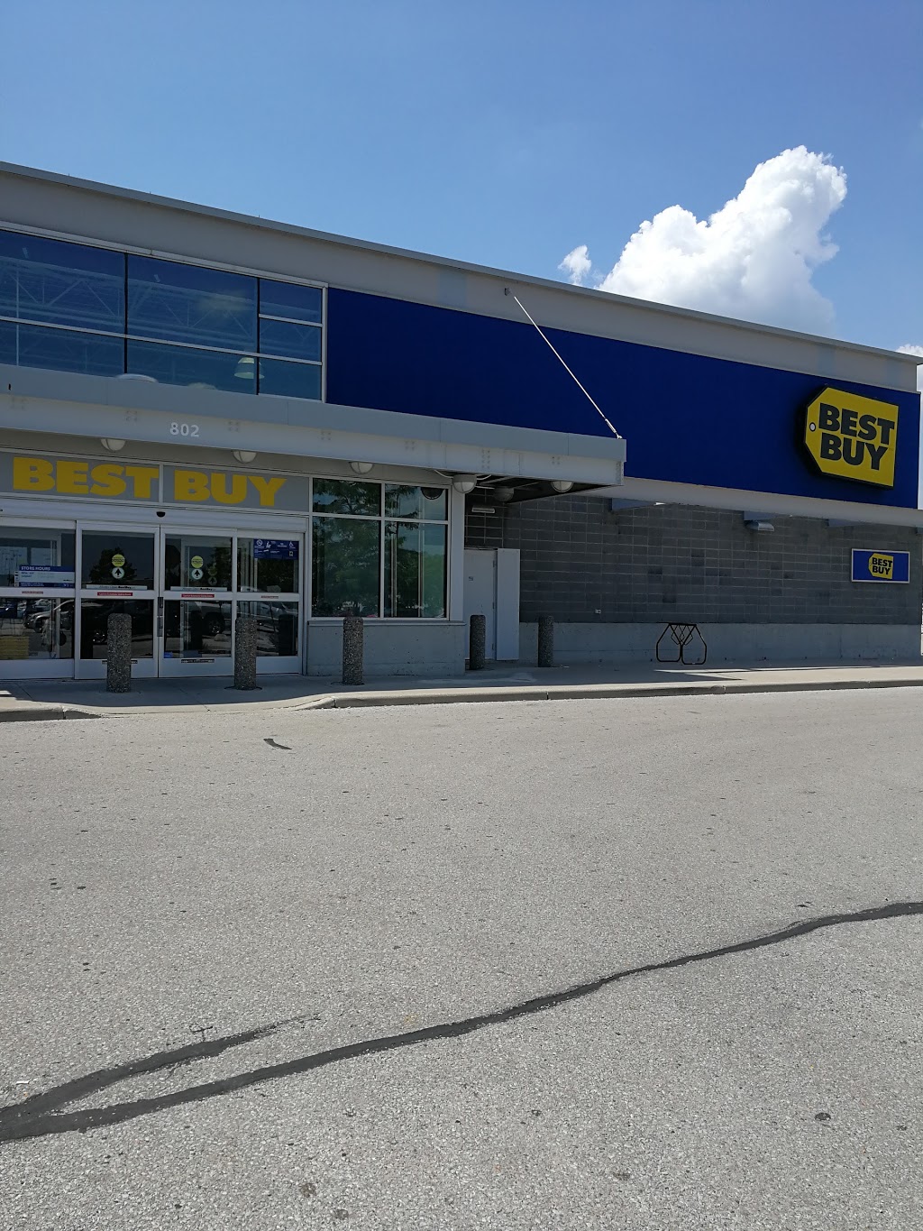 Best Buy | 802 St Clair St, Chatham-Kent, ON N7L 0E8, Canada | Phone: (519) 354-5525
