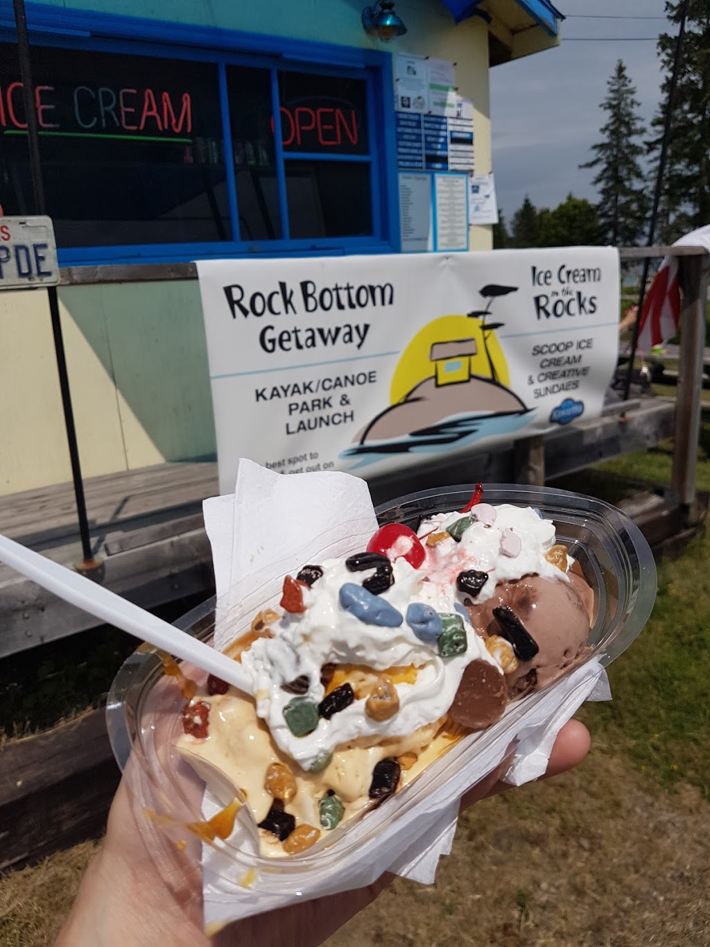 Ice Cream on the Rocks | 1587 Riverside Dr, Britt, ON P0G 1A0, Canada | Phone: (705) 383-0955