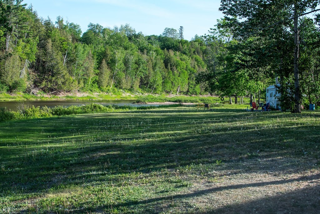 Red Rock Lodges & Campground | 1 Halcomb Rd, Lyttleton, NB E9E 1V8, Canada | Phone: (506) 836-7642