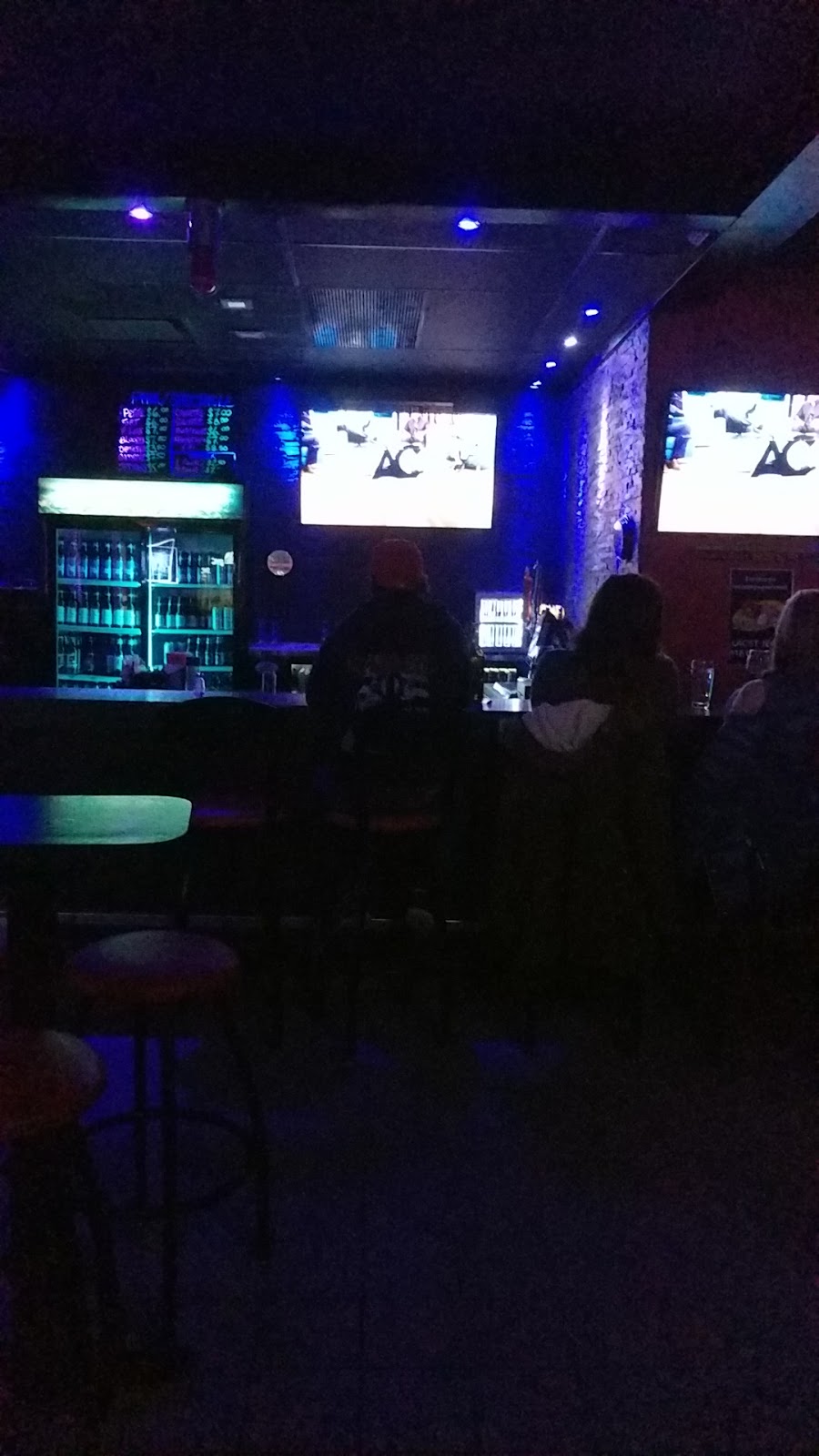 Le P’tit Bar - LE Spot en ville | Roberval, QC G8H 1Z6, Canada | Phone: (418) 275-2306