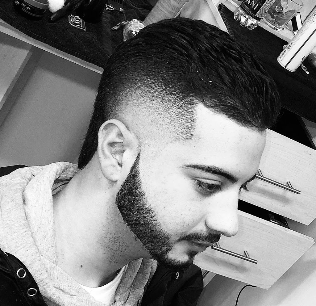 BarberFellas Luxury Barbershop | 45 Burnhamthorpe Rd E, Oakville, ON L6H 7C8, Canada | Phone: (647) 892-3051