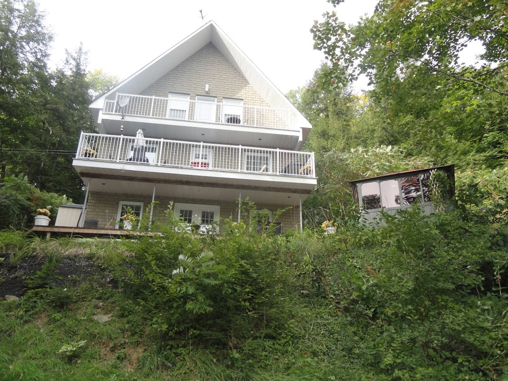D Ds Bed and Breakfast (Gite) | 26 Chemin Primeau, Val-des-Monts, QC J8N 1L3, Canada | Phone: (819) 661-0144