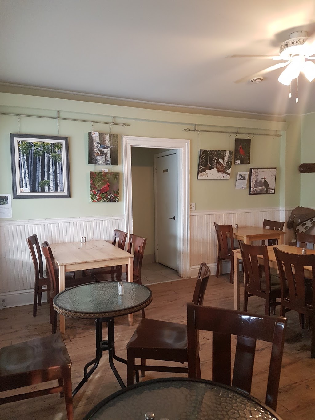 The Nutty Bean Cafe | 33 Queen St, Lakefield, ON K0L 2H0, Canada | Phone: (705) 652-9721