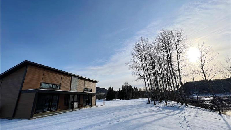 Chalet St-Mo | 221 Chem. de lAnse 221, chemin de lAnse, Trois-Rives, Québec, Canada, G0X2C0, Saint-Roch-de-Mékinac, QC G0X 2E0, Canada | Phone: (819) 690-4829