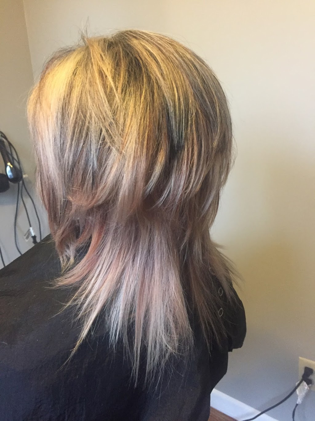 Hair Den | 9 Scotchpine Crescent, London, ON N6G 2E1, Canada | Phone: (519) 495-9476