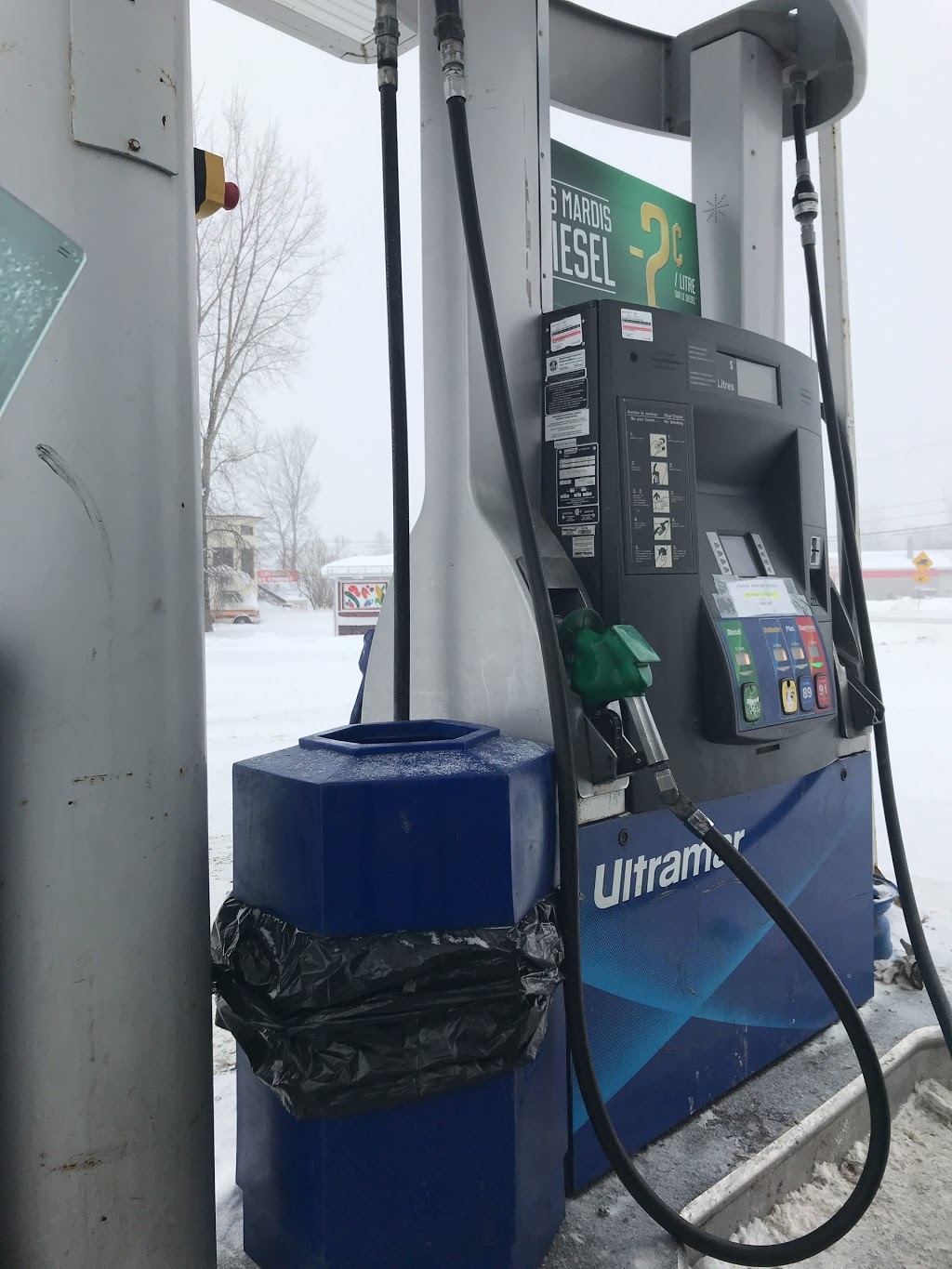 Ultramar | 135 QC-335, Saint-Lin - Laurentides, QC J5M 2C1, Canada | Phone: (450) 439-3233