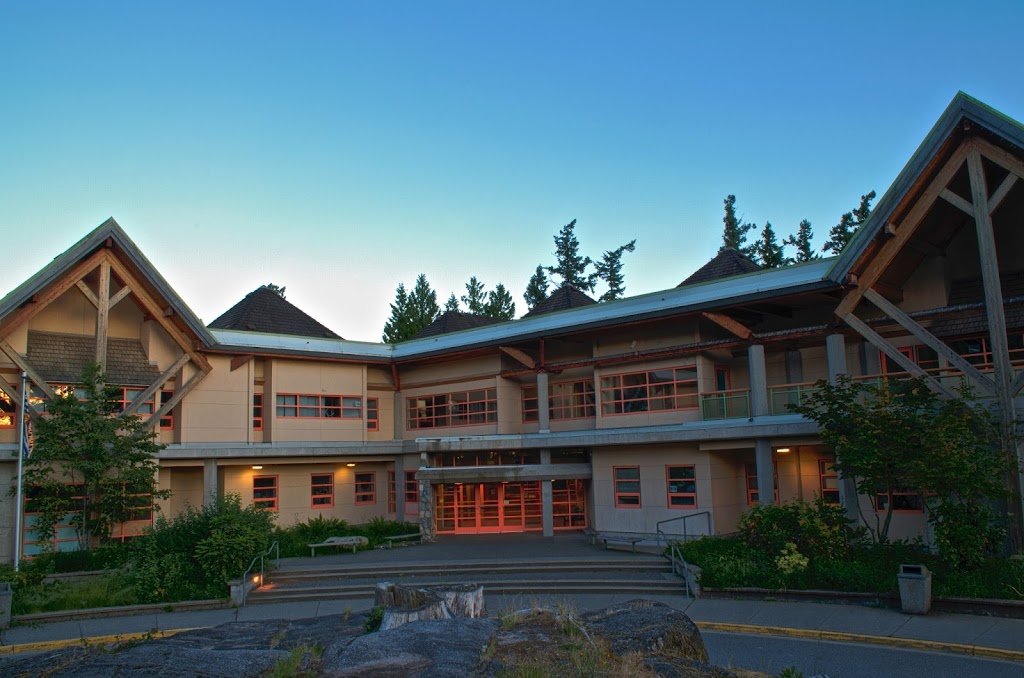 Rockridge Secondary | 5350 Headland Dr, West Vancouver, BC V7W 3H2, Canada | Phone: (604) 981-1300