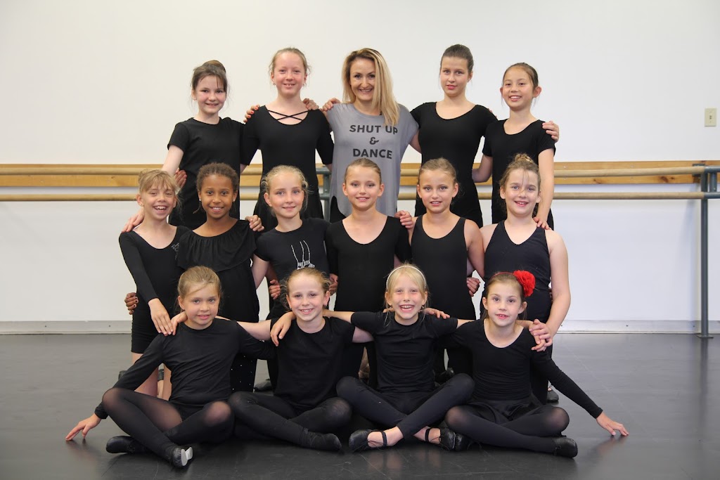 School Of Modern Dance Kanata | 65 Denzil Doyle Ct Unit 212, Kanata, ON K2M 2G8, Canada | Phone: (613) 606-3620