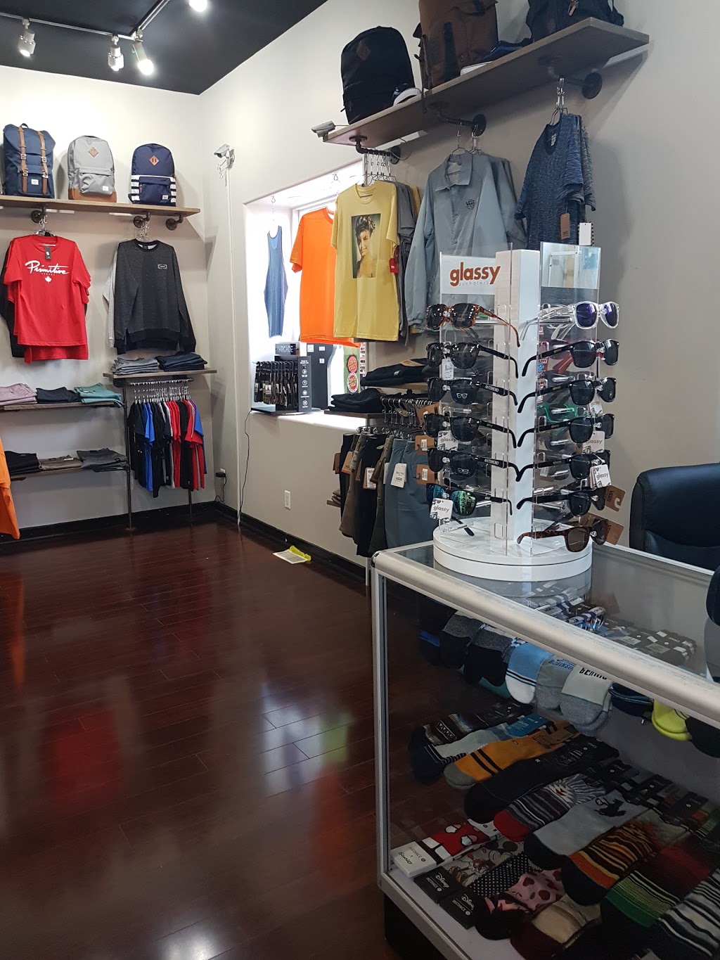 The Collective SK8 Shop | 62 Brant Ave, Brantford, ON N3T 3H1, Canada | Phone: (519) 758-9656