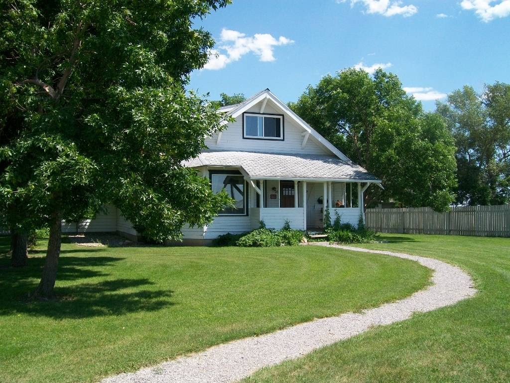 Elbas Farms Vacation Cottages and RV Park | Howe Rd, Lethbridge, AB T1J 5P9, Canada | Phone: (403) 329-8181