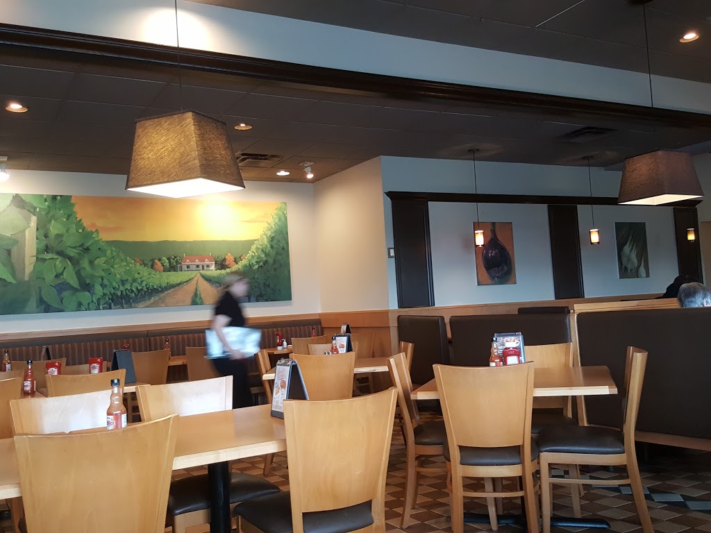 Swiss Chalet Rotisserie & Grill | 5 Windward Dr RR #2, Grimsby, ON L3M 4E8, Canada | Phone: (905) 945-7575