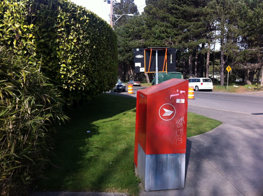 Canada Post Mailbox | 110 Douglas St, Victoria, BC V8V 2N9, Canada