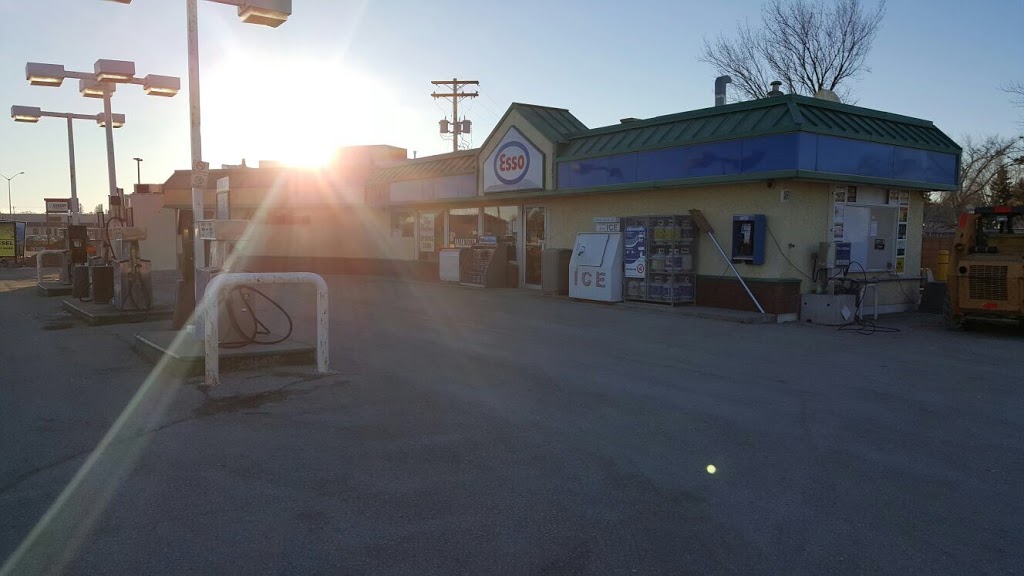 Esso | 60 PTH 52 W, Steinbach, MB R5G 1X7, Canada | Phone: (431) 366-3300