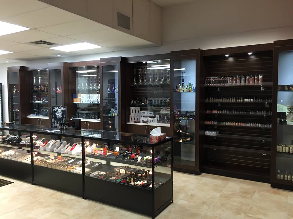 Waterloo Vapes | 29 University Ave E Unit B, Waterloo, ON N2J 2J9, Canada | Phone: (519) 746-1515