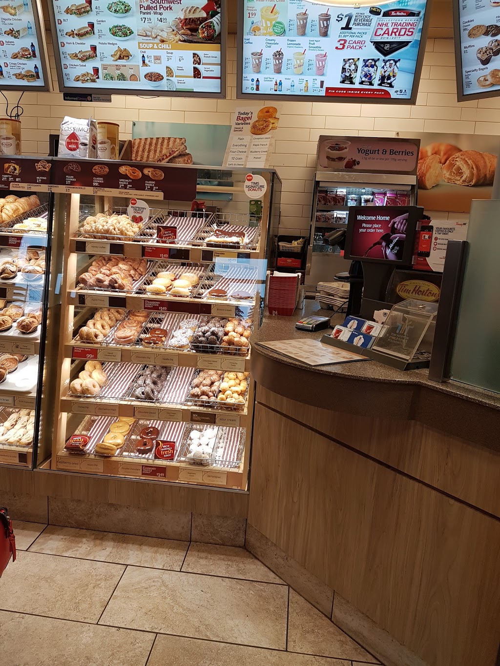 Tim Hortons | 121 East Ave, Thunder Bay, ON P7A 8A4, Canada | Phone: (807) 768-7040