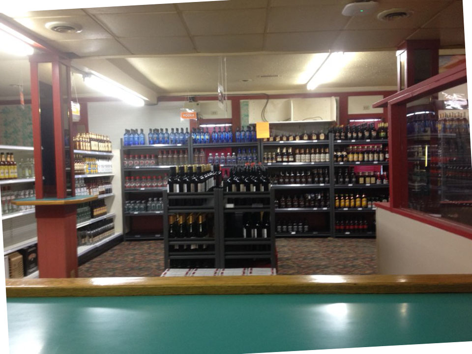 Royal Hotel (Liquor Store, Cold Beer+Wine) | 4919 49 St, Stettler, AB T0C 2L2, Canada | Phone: (403) 742-5700