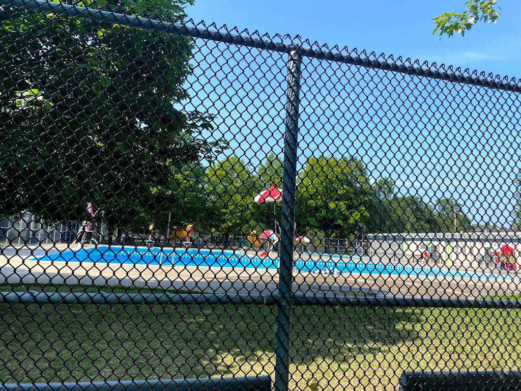 Parc Gabriel-Lalemant swimming pool | 2350 Rue Sauvé E, Montréal, QC H2B 1B2, Canada | Phone: (514) 872-1137