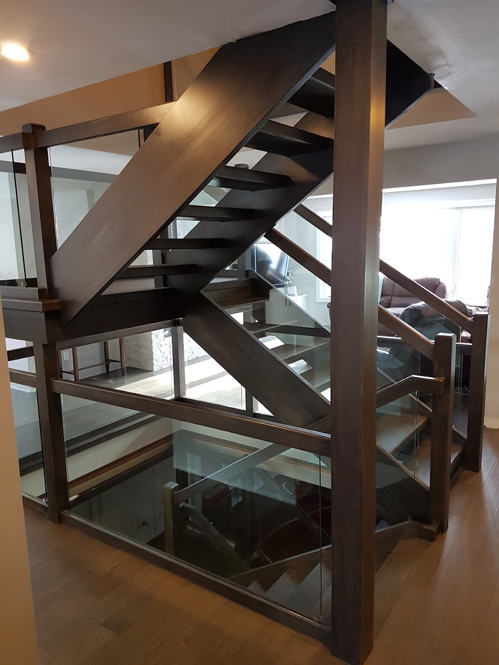 London Stair & Railing Co Ltd | 547 Clarke Rd, London, ON N5V 2E1, Canada | Phone: (519) 455-0704