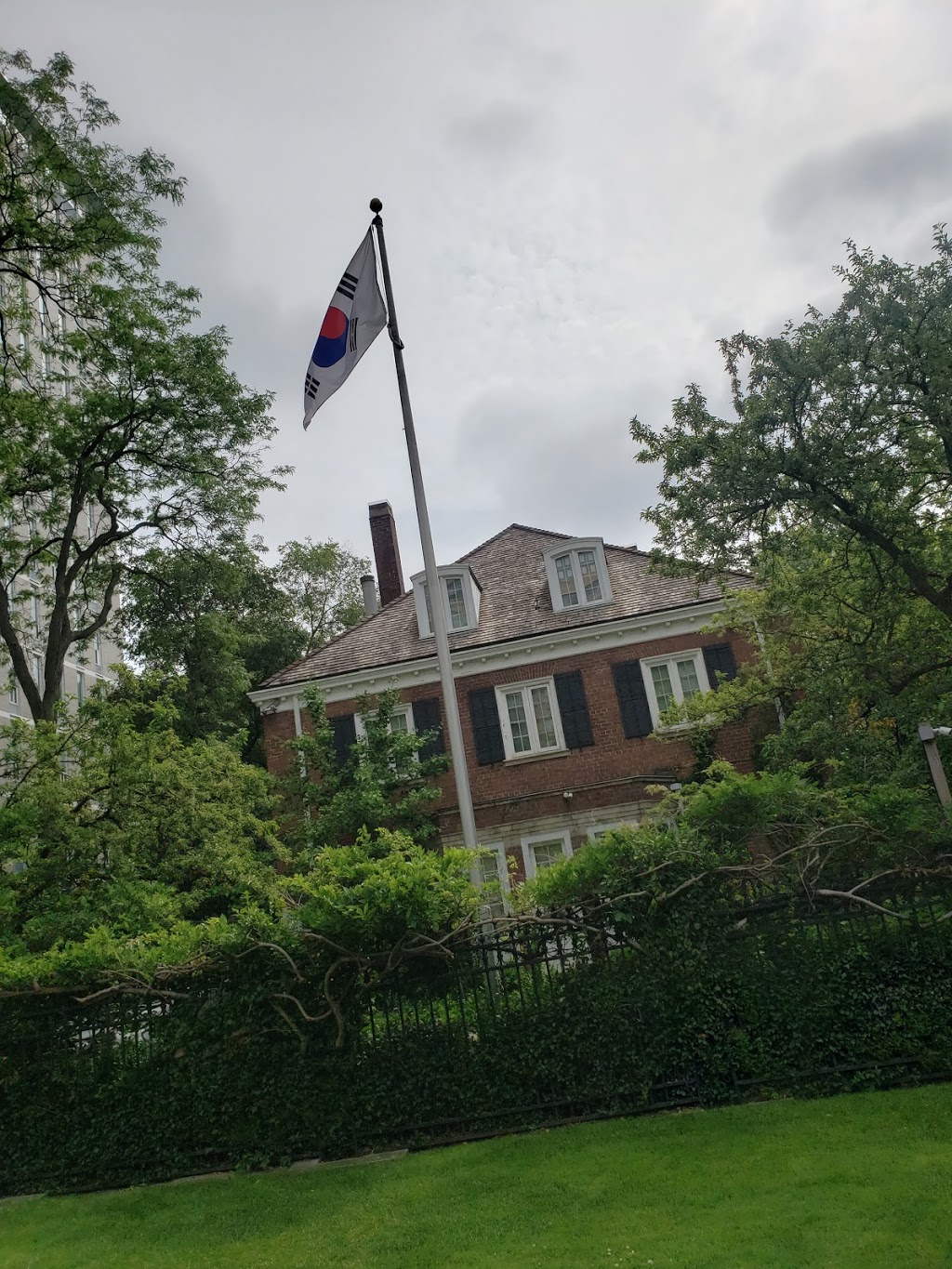 Consulate General of the Republic of Korea in Toronto | 555 Avenue Rd, Toronto, ON M4V 2J7, Canada | Phone: (416) 920-3809