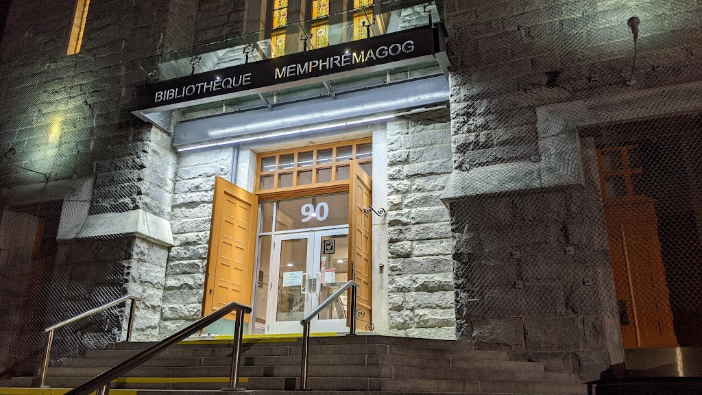 Les Amis de la Bibliothèque Memphrémagog | Porte "Fondation" dans le stationnement, 90 Rue Saint-David, Magog, QC J1X 2Z4, Canada | Phone: (819) 843-1330