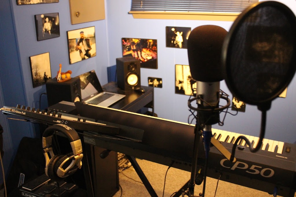 Pro Vox Studios | 141 Mintwood Dr, North York, ON M2M 3A6, Canada | Phone: (416) 357-1850