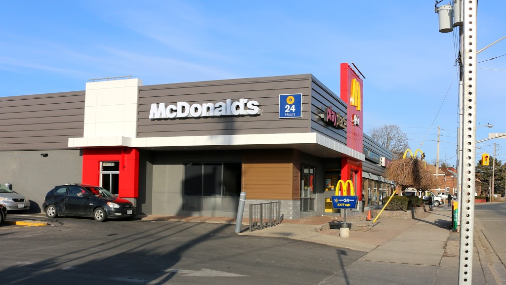 McDonalds | 2736 Lake Shore Blvd W, Etobicoke, ON M8V 1G5, Canada | Phone: (416) 259-3201