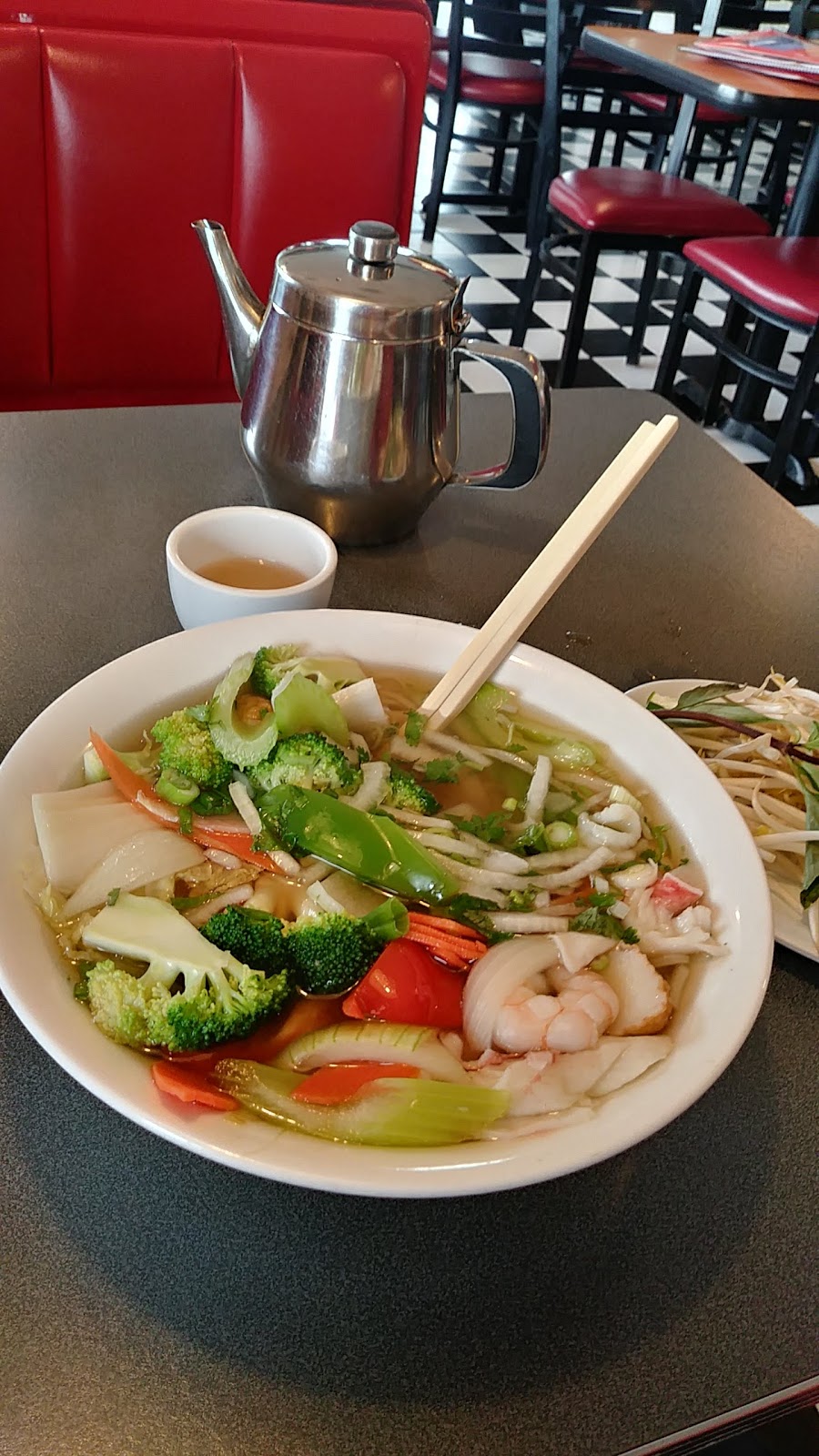 Pho Viet Nam 3969 | 3969 Montrose Rd, Niagara Falls, ON L2H 3A1, Canada | Phone: (905) 371-9999