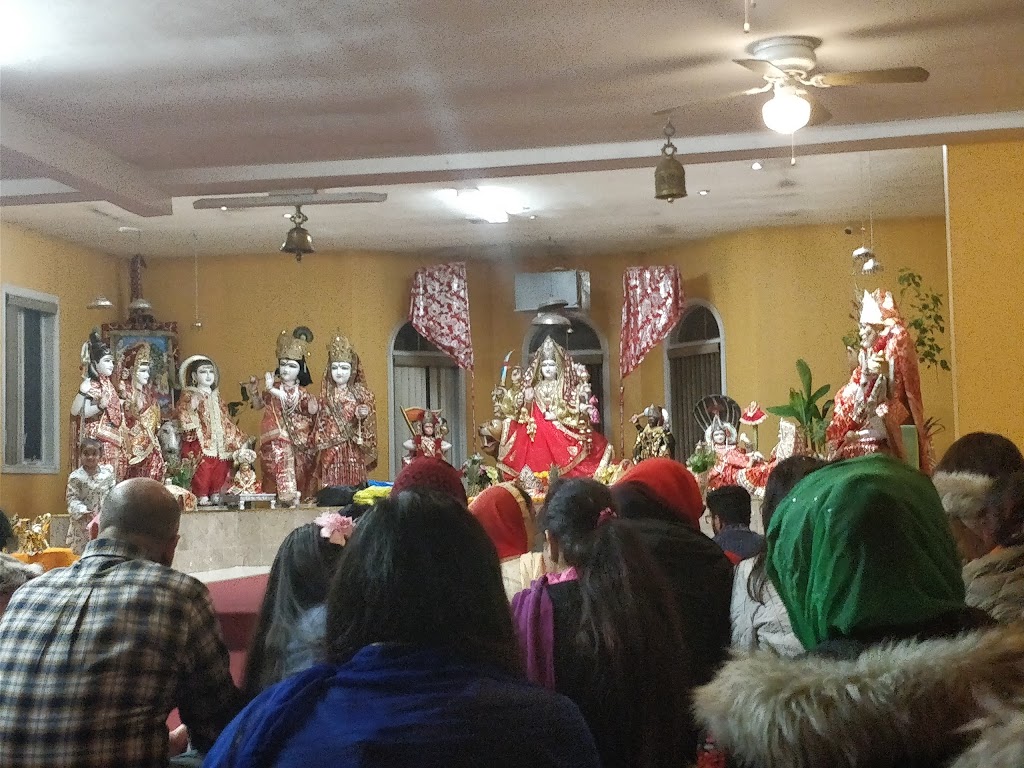 Maa Chintpurni Mandir | 8027 Churchville Rd, Brampton, ON L6Y 0H2, Canada | Phone: (416) 305-1606