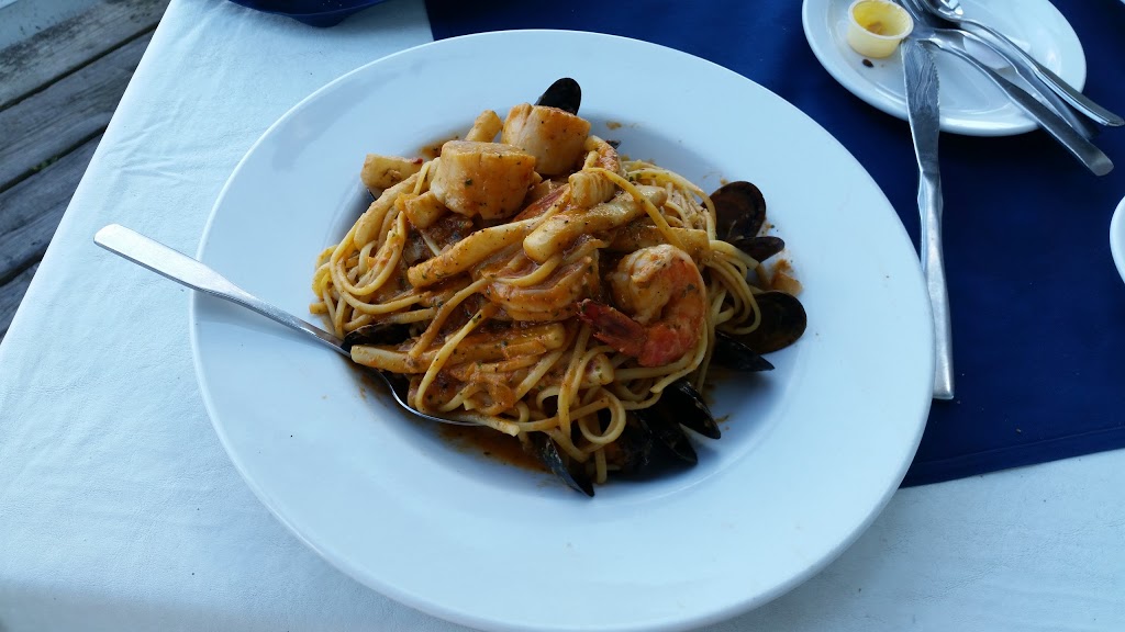 Bluffers Restaurant | 7 Brimley Rd S, Scarborough, ON M1M 3W3, Canada | Phone: (416) 264-2337