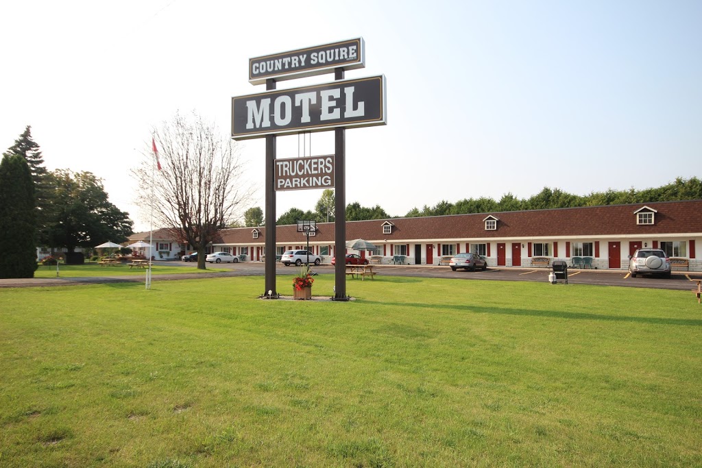 Country Squire Motel | 111 Staye Ct Dr, Arnprior, ON K7S 3G8, Canada | Phone: (613) 623-6556