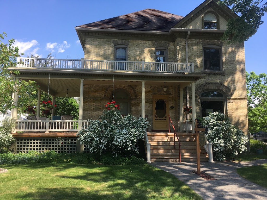 Yvettes Bed and Breakfast | 440 Emmeline St, Petrolia, ON N0N 1R0, Canada | Phone: (226) 886-3906