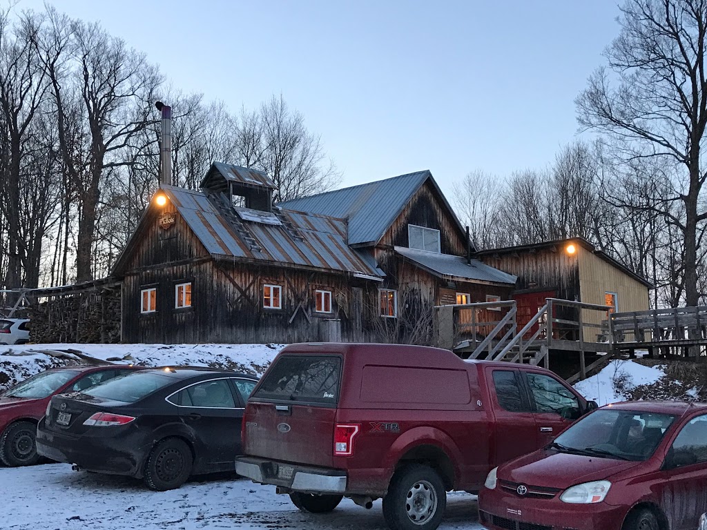 Cabane du Pic Bois | 1468 Chemin Gaspé, Brigham, QC J2K 4B4, Canada | Phone: (450) 263-6060