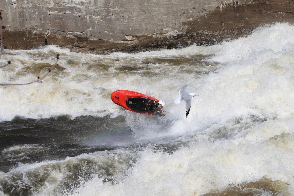 KAYAK AUTHENTIK | 25 Chemin Des Sept Chutes, Grenville-sur-la-Rouge, QC J0V 1B0, Canada | Phone: (819) 665-5487