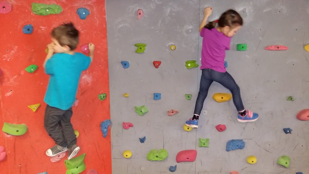 LAccroché - Climbing Center | 345 Rue Aubert, Pintendre, QC G6C 1K7, Canada | Phone: (418) 903-5450