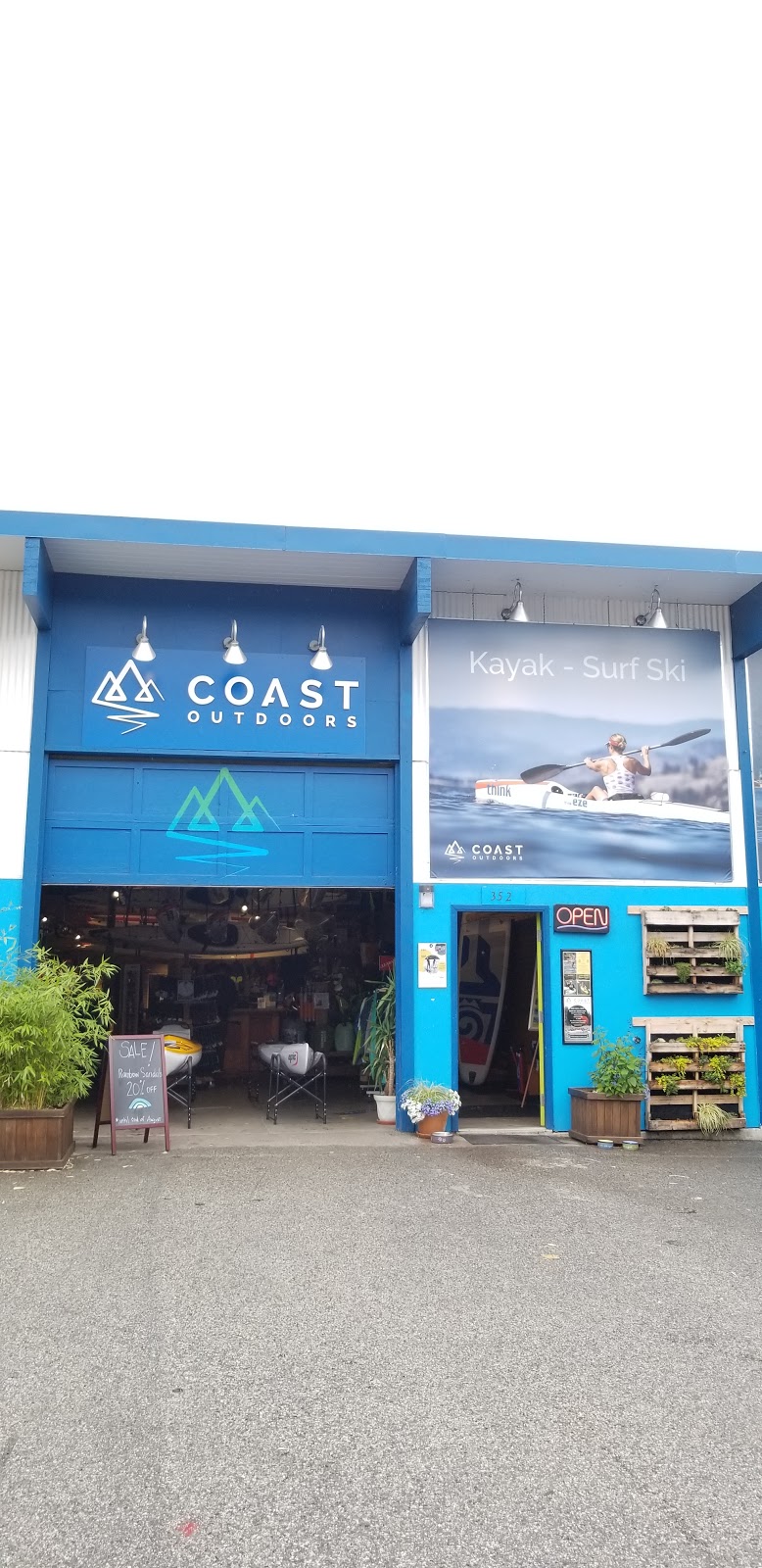 Coast Outdoors | 352 Lynn Ave, North Vancouver, BC V7J 2C5, Canada | Phone: (604) 987-2202