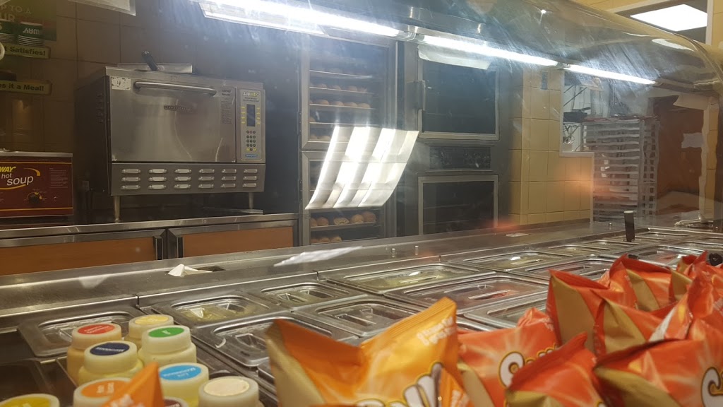 Subway | Newport Plaza, 101 Lakeport Rd, St. Catharines, ON L2N 7L7, Canada | Phone: (905) 937-7827