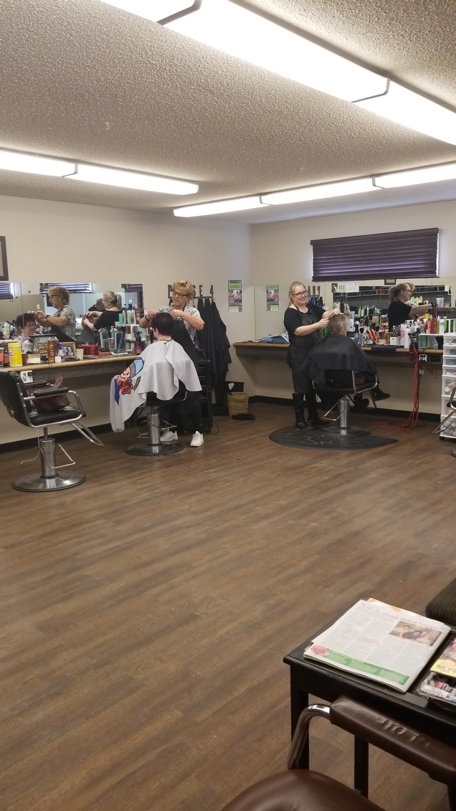Phase 4 Hairstyling & Body Essentials | 367 Eveline St, Selkirk, MB R1A 1N2, Canada | Phone: (204) 482-6132