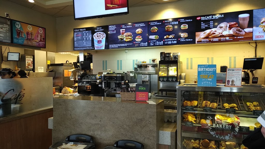 McDonalds | 40 Sportsworld Dr, Kitchener, ON N2P 2J1, Canada | Phone: (519) 653-1901