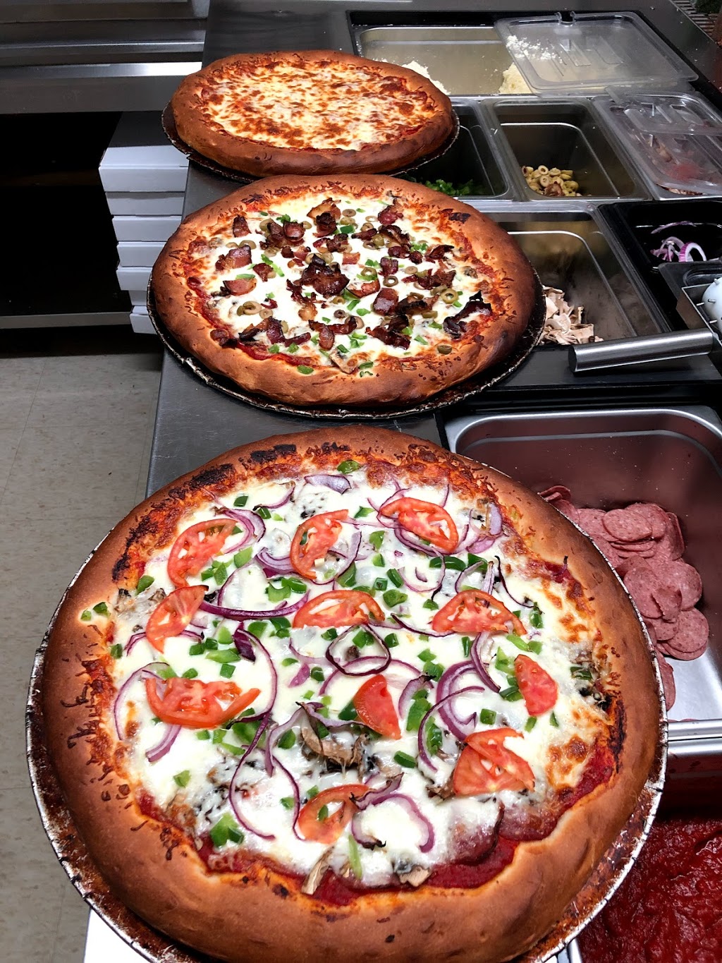 Papageorgiopizza | 317 Rue Papineau, Montebello, QC J0V 1L0, Canada | Phone: (819) 427-9999