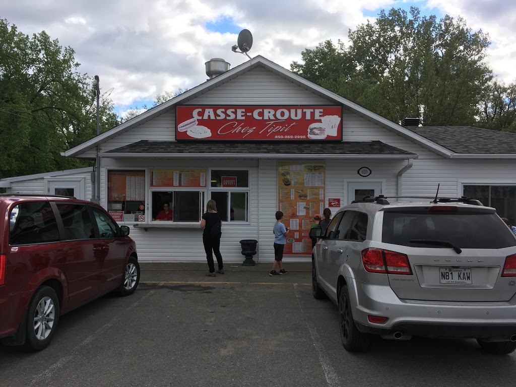 Casse-Croute Chez Tipit | 620 Rue Principale, Rivière-Beaudette, QC J0P 1R0, Canada | Phone: (450) 269-2996