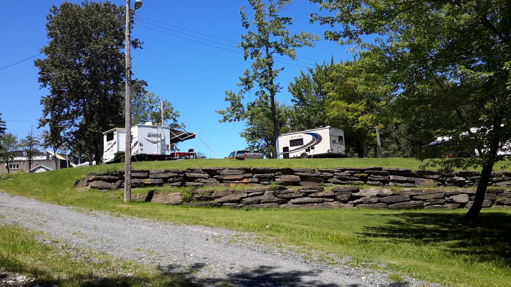 Camping and park Watopeka | Rue du Moulin, Saint-François-Xavier-de-Brompton, QC J0B 2V0, Canada | Phone: (819) 348-6396