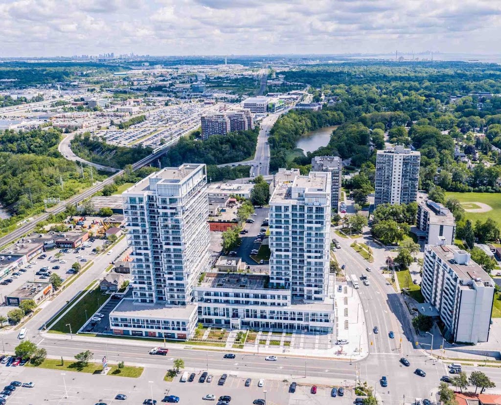 Larissa Sarakaeva - Royal LePage Real Estate | 65 Speers Rd #320, Oakville, ON L6K 0J1, Canada | Phone: (647) 219-7752