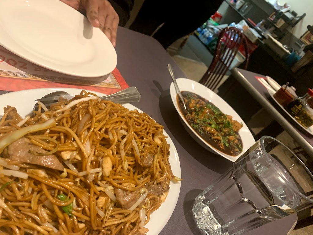 Chang & Huang Thai Restaurant | 5120 Dixie Rd, Mississauga, ON L4W 4J7, Canada | Phone: (905) 238-9420