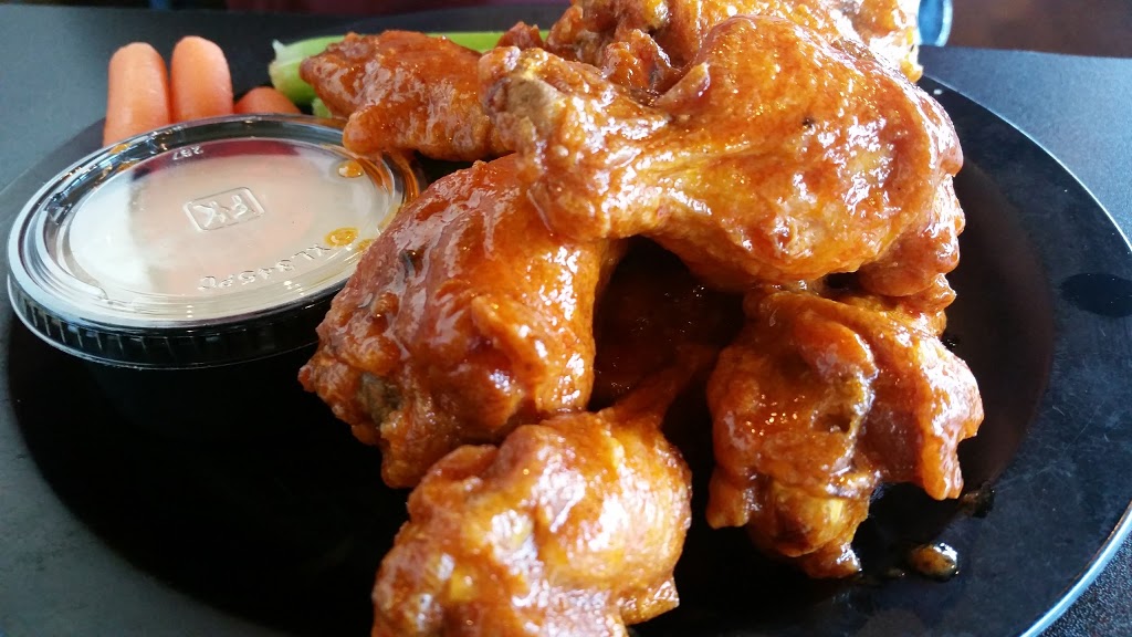 Duffs Famous Wings | 8351 Niagara Falls Blvd, Niagara Falls, NY 14304, USA | Phone: (716) 236-0333