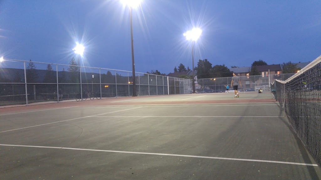 Parc Louis-Riel tennis courts | R. Gérin-Lajoie, Montréal, QC H1M, Canada | Phone: (514) 872-1129