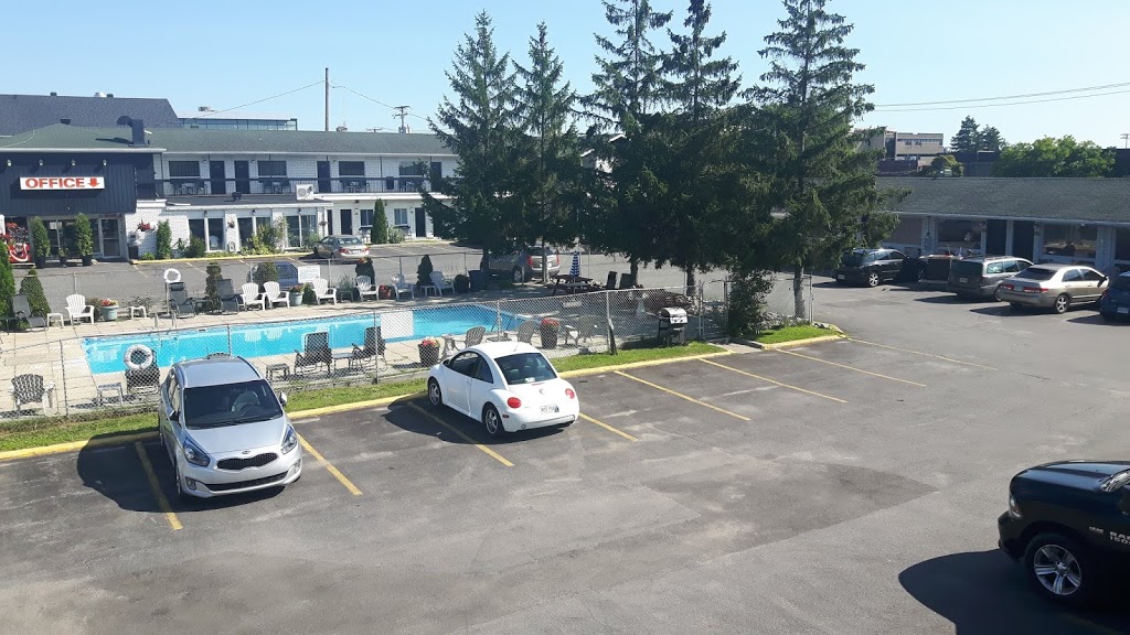 Motel Montcalm | 175 Boulevard Gréber, Gatineau, QC J8T 3R1, Canada | Phone: (819) 568-0144