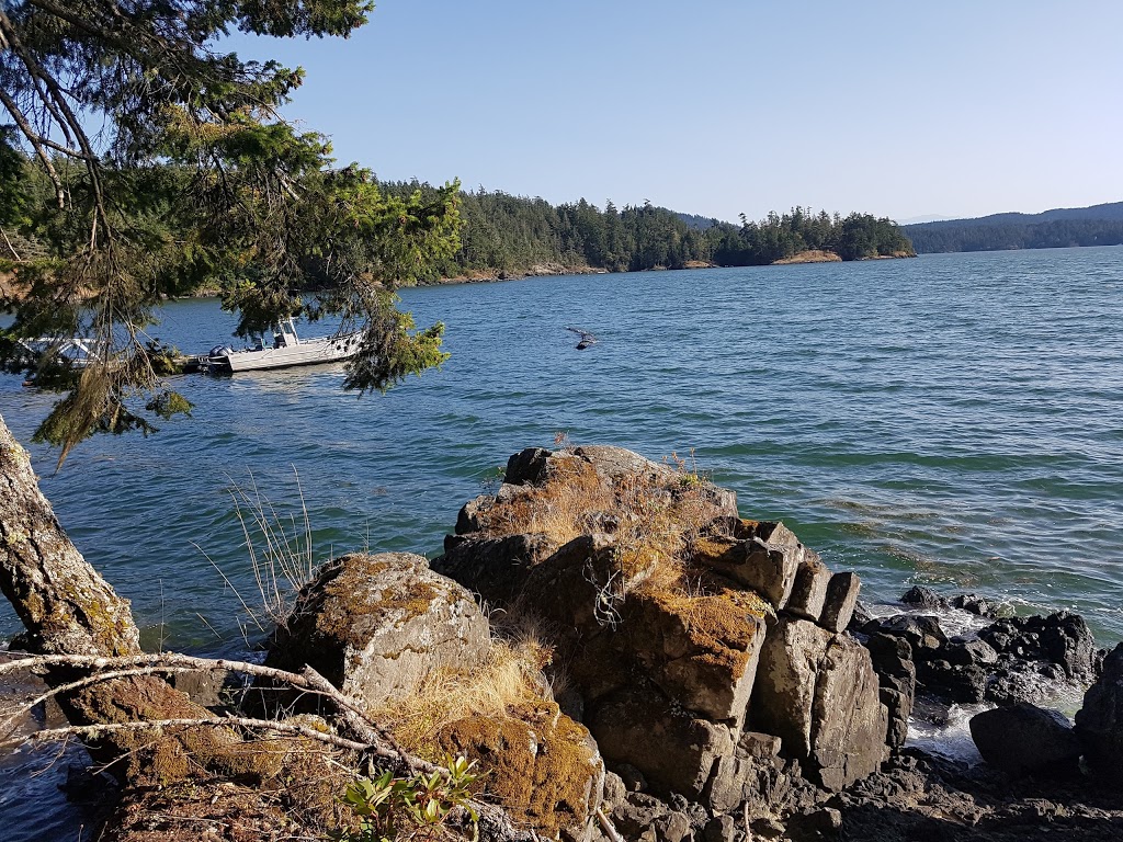 Arbutus Cove Guest House & Cot | 3018 Manzer Rd, Sooke, BC V9Z 0C9, Canada | Phone: (250) 642-6310
